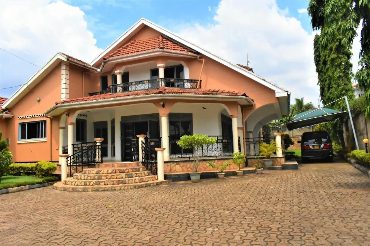 Villa Beautiful Home Opposite Speke Resort Munyonyo Near Lake Victoria Kampala