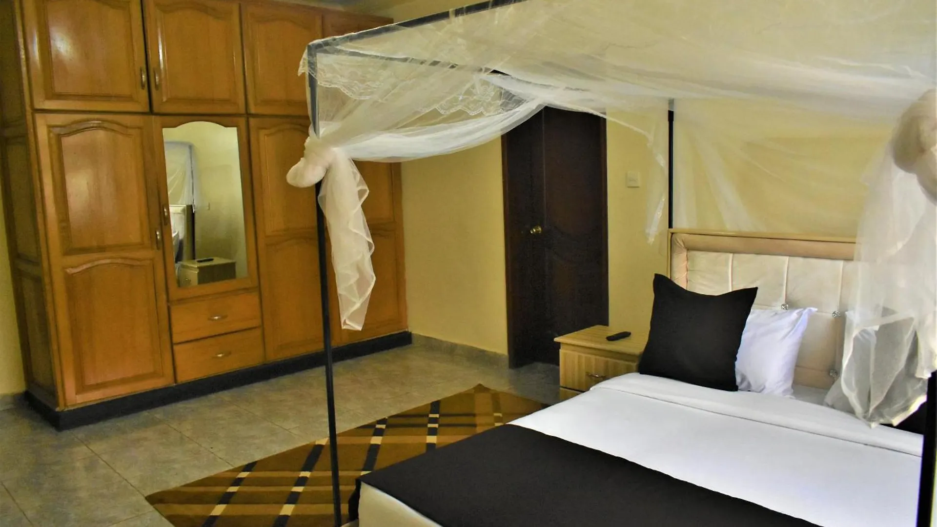 Beautiful Home Opposite Speke Resort Munyonyo Near Lake Victoria Kampala Uganda